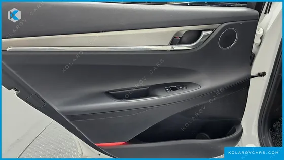 HYUNDAI GRANDEUR LE BLANC