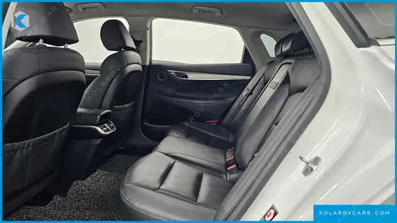 HYUNDAI GRANDEUR LE BLANC