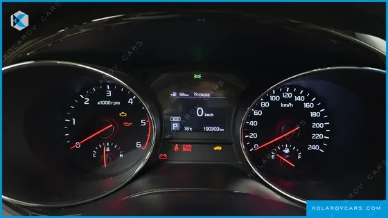 KIA CARNIVAL 9-SEATER PRSTIGE