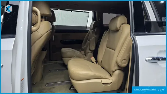 KIA CARNIVAL 9-SEATER PRSTIGE