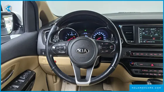 KIA CARNIVAL 9-SEATER PRSTIGE