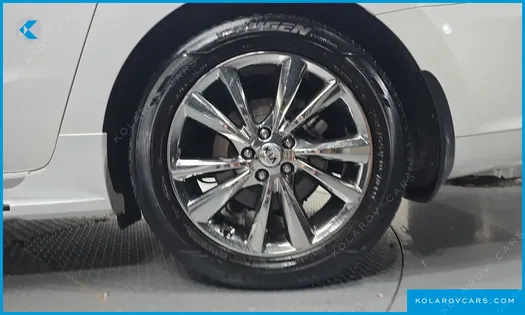 KIA CARNIVAL 9-SEATER PRSTIGE
