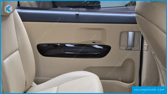 KIA CARNIVAL 9-SEATER PRSTIGE