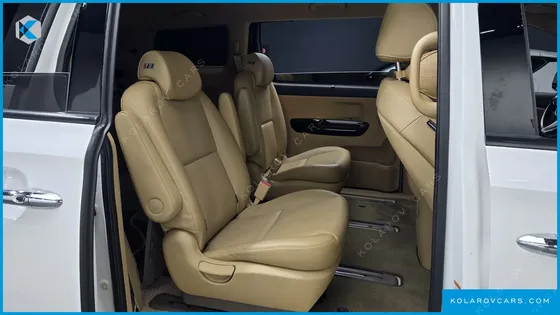 KIA CARNIVAL 9-SEATER PRSTIGE
