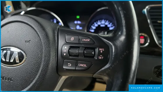 KIA CARNIVAL 9-SEATER PRSTIGE