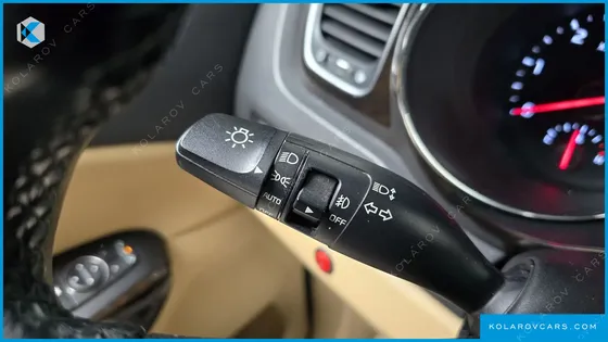 KIA CARNIVAL 9-SEATER PRSTIGE