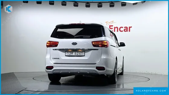 KIA CARNIVAL 9-SEATER PRSTIGE