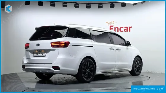 KIA CARNIVAL 9-SEATER PRSTIGE