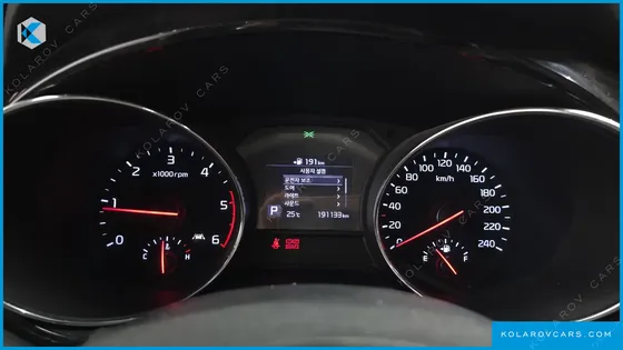 KIA CARNIVAL 9-SEATER PRSTIGE