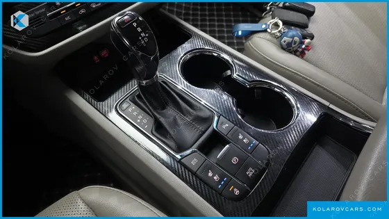 KIA CARNIVAL 9-SEATER PRSTIGE