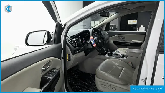 KIA CARNIVAL 9-SEATER PRSTIGE