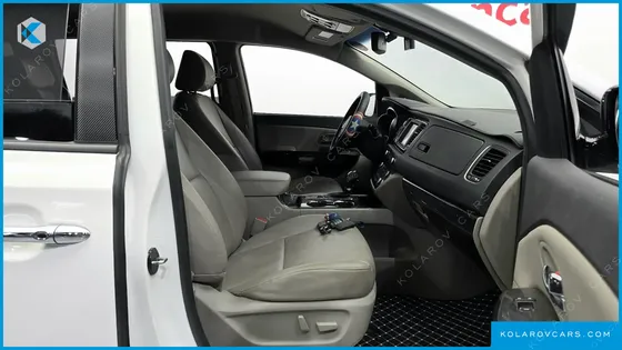 KIA CARNIVAL 9-SEATER PRSTIGE