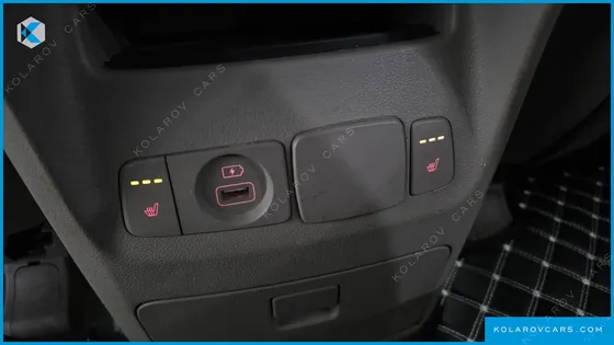 KIA CARNIVAL 9-SEATER PRSTIGE