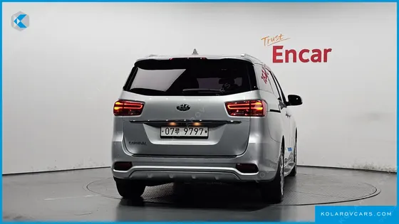 KIA CARNIVAL 9-SEATER PRSTIGE