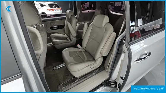 KIA CARNIVAL 9-SEATER PRSTIGE