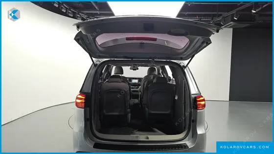 KIA CARNIVAL 9-SEATER PRSTIGE