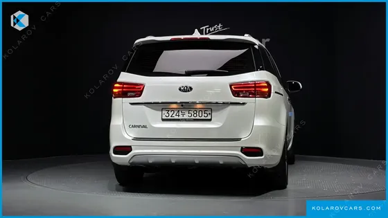 KIA CARNIVAL 9-SEATER LUXURY