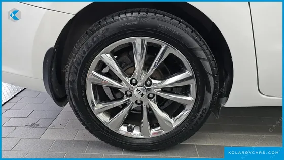 KIA CARNIVAL 9-SEATER LUXURY