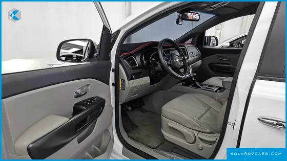 KIA CARNIVAL 9-SEATER LUXURY
