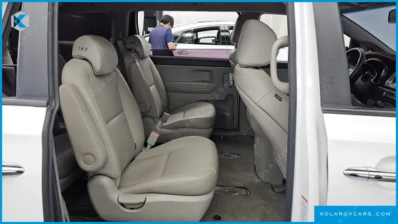 KIA CARNIVAL 9-SEATER LUXURY