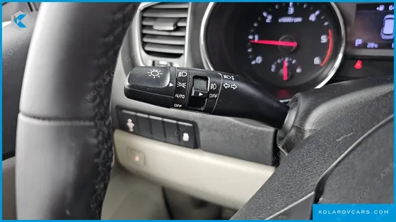 KIA CARNIVAL 9-SEATER LUXURY