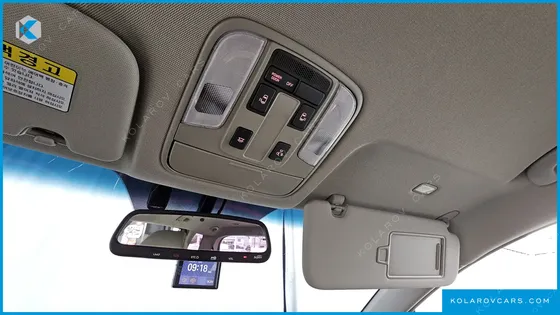 KIA CARNIVAL 9-SEATER LUXURY