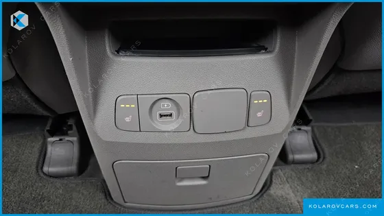 KIA CARNIVAL 9-SEATER LUXURY