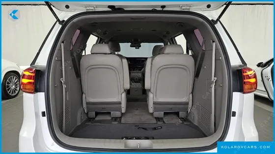 KIA CARNIVAL 9-SEATER LUXURY