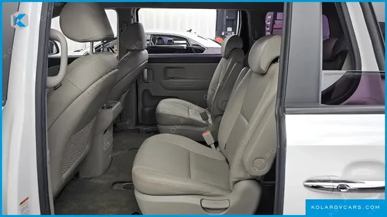 KIA CARNIVAL 9-SEATER LUXURY