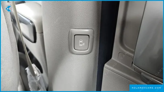 KIA CARNIVAL 9-SEATER LUXURY
