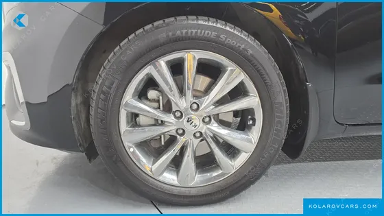 KIA CARNIVAL 9-SEATER LUXURY