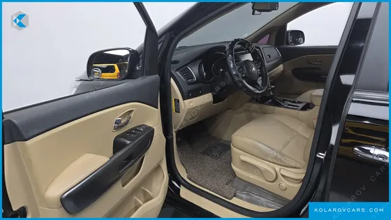KIA CARNIVAL 9-SEATER LUXURY