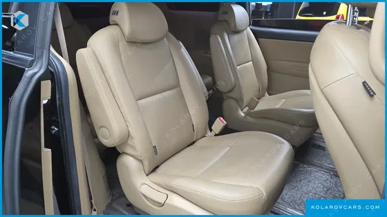 KIA CARNIVAL 9-SEATER LUXURY