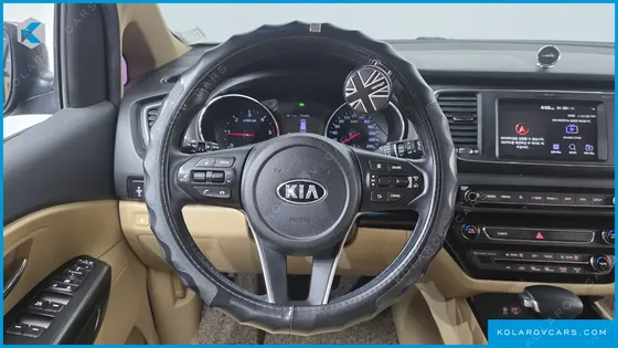 KIA CARNIVAL 9-SEATER LUXURY