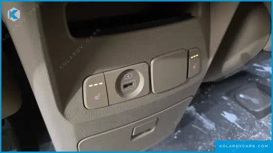 KIA CARNIVAL 9-SEATER LUXURY