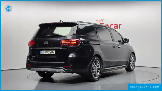 KIA CARNIVAL GASOLINE 9-SEATER NOBLESSE
