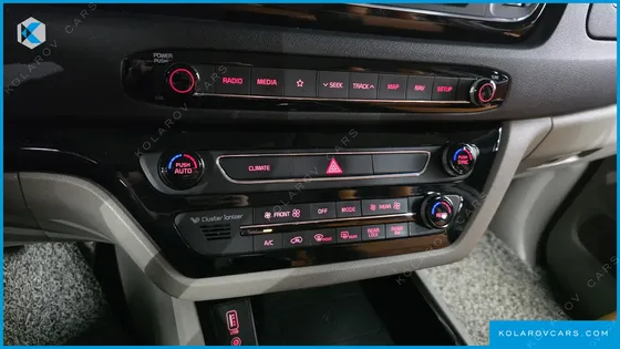 KIA CARNIVAL GASOLINE 9-SEATER NOBLESSE