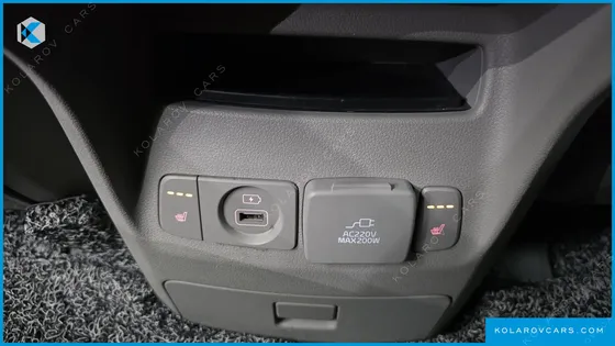 KIA CARNIVAL GASOLINE 9-SEATER NOBLESSE