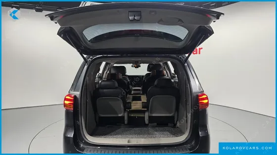 KIA CARNIVAL GASOLINE 9-SEATER NOBLESSE