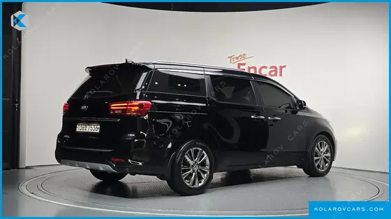 KIA CARNIVAL 9-SEATER LUXURY