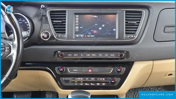 KIA CARNIVAL 9-SEATER LUXURY