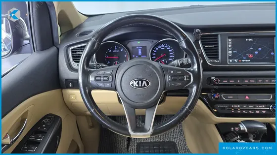 KIA CARNIVAL 9-SEATER LUXURY
