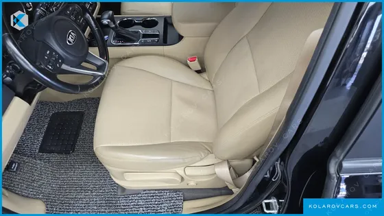 KIA CARNIVAL 9-SEATER LUXURY