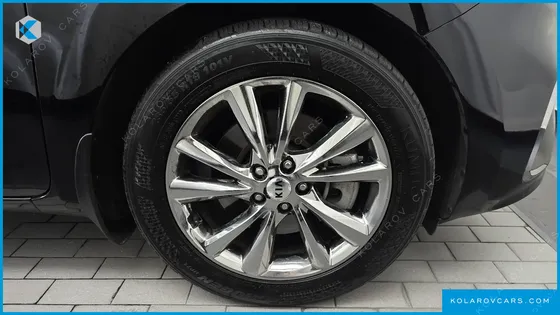 KIA CARNIVAL 9-SEATER LUXURY