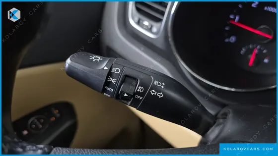 KIA CARNIVAL 9-SEATER LUXURY