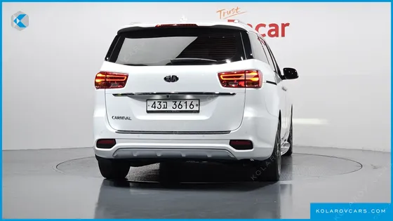 KIA CARNIVAL 9-SEATER PRSTIGE