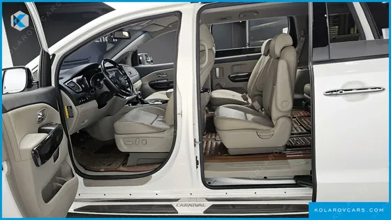 KIA CARNIVAL 9-SEATER PRSTIGE