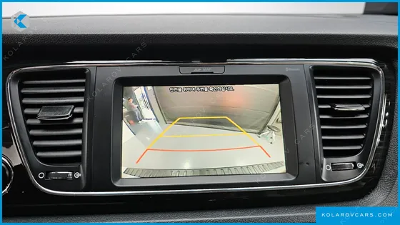 KIA CARNIVAL 9-SEATER PRSTIGE