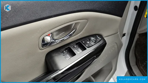 KIA CARNIVAL 9-SEATER PRSTIGE