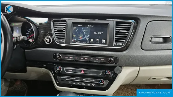 KIA CARNIVAL 9-SEATER PRSTIGE